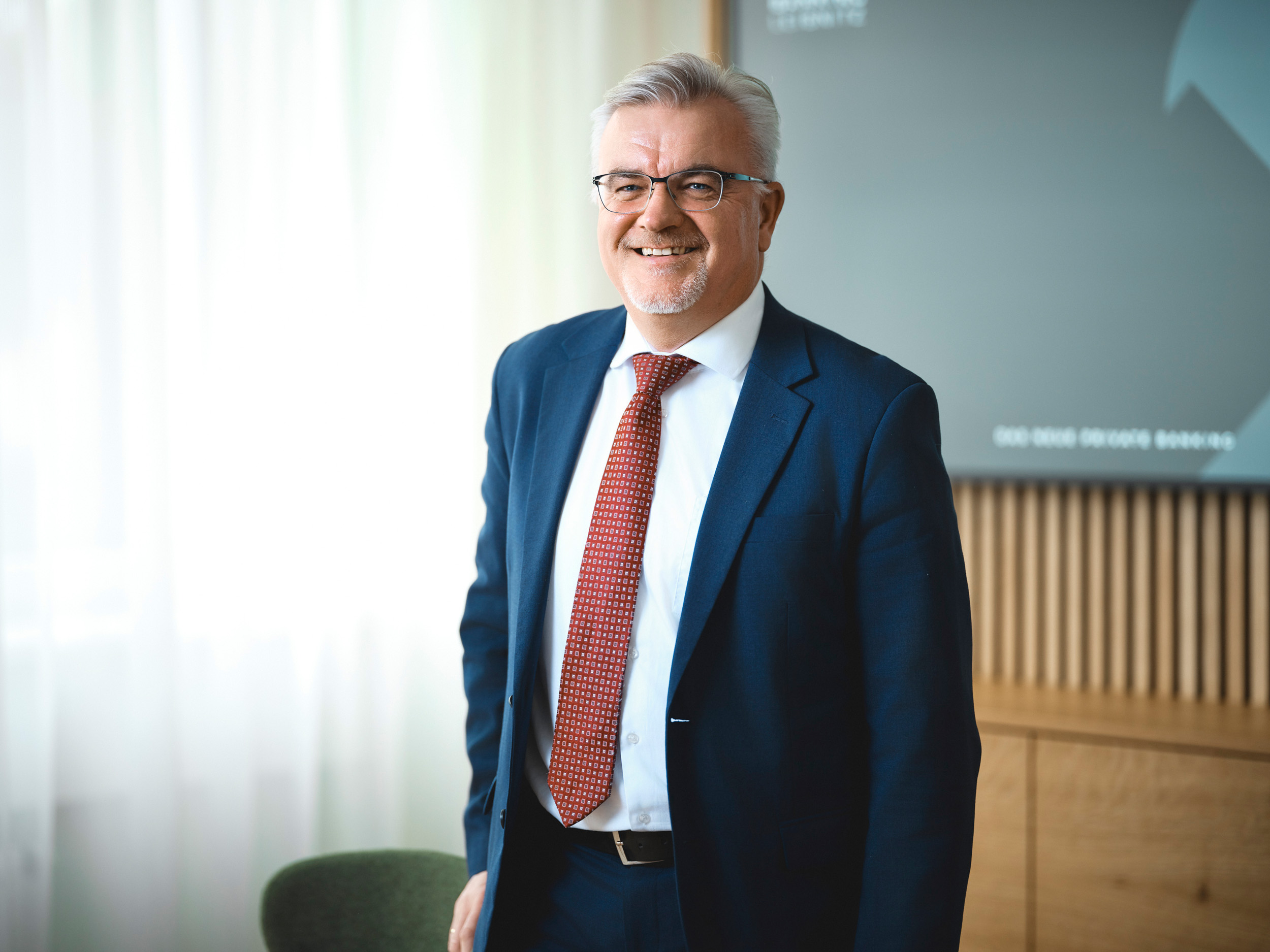 Portrait von Prokurist Alexander Schauperl, MSc CFM